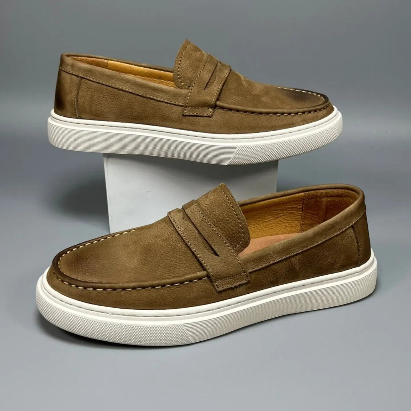 Casual Men’s Genuine Retro Soft Bottom Calf Leather Shoes_Loafer