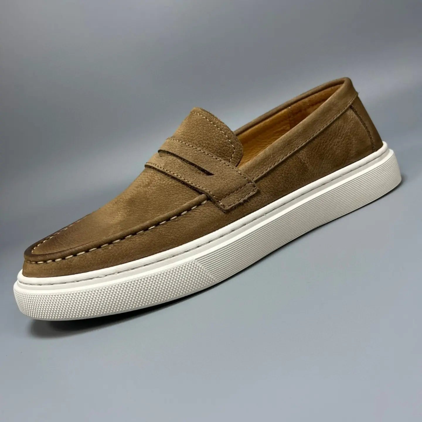 Casual Men’s Genuine Retro Soft Bottom Calf Leather Shoes_Loafer