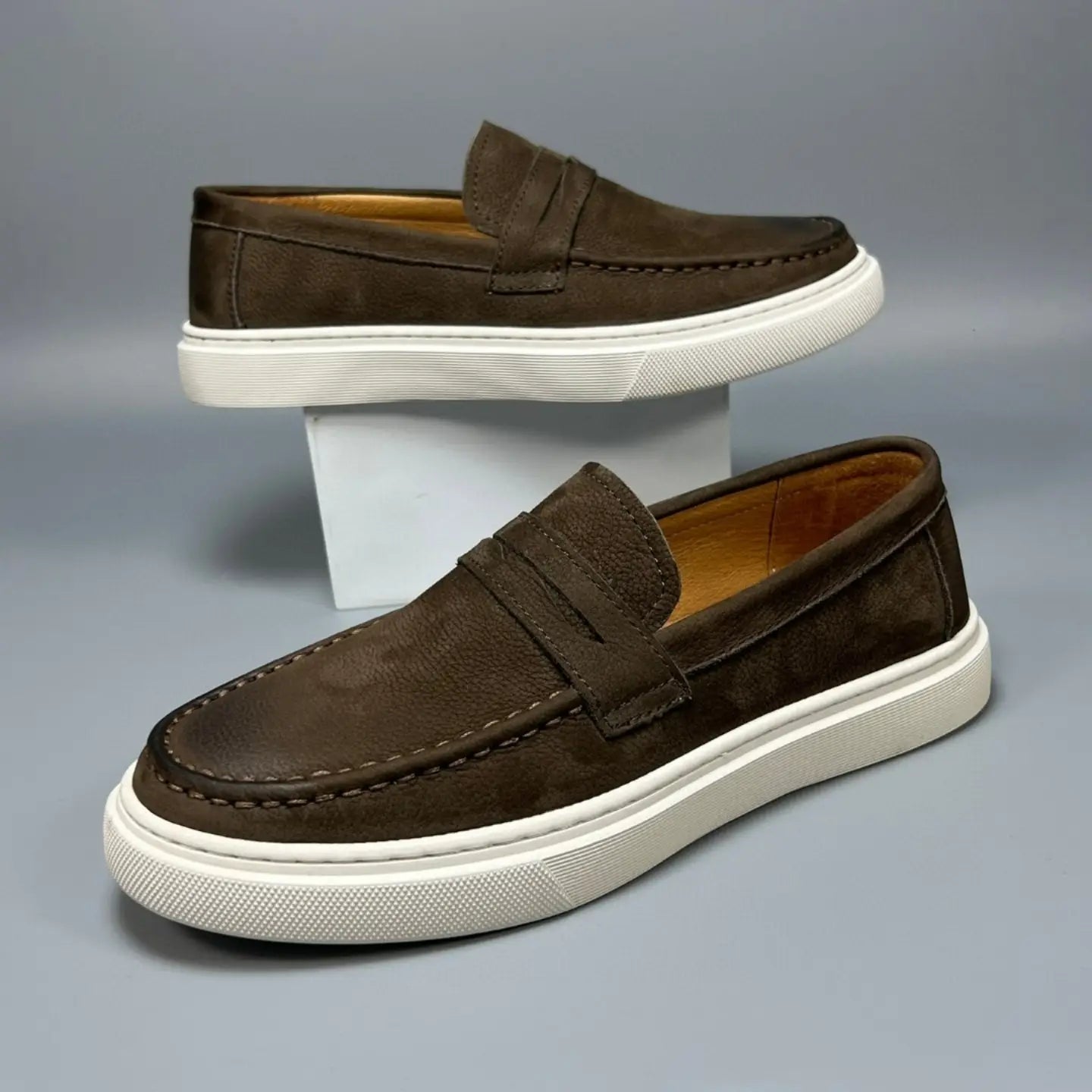 Casual Men’s Genuine Retro Soft Bottom Calf Leather Shoes_Loafer