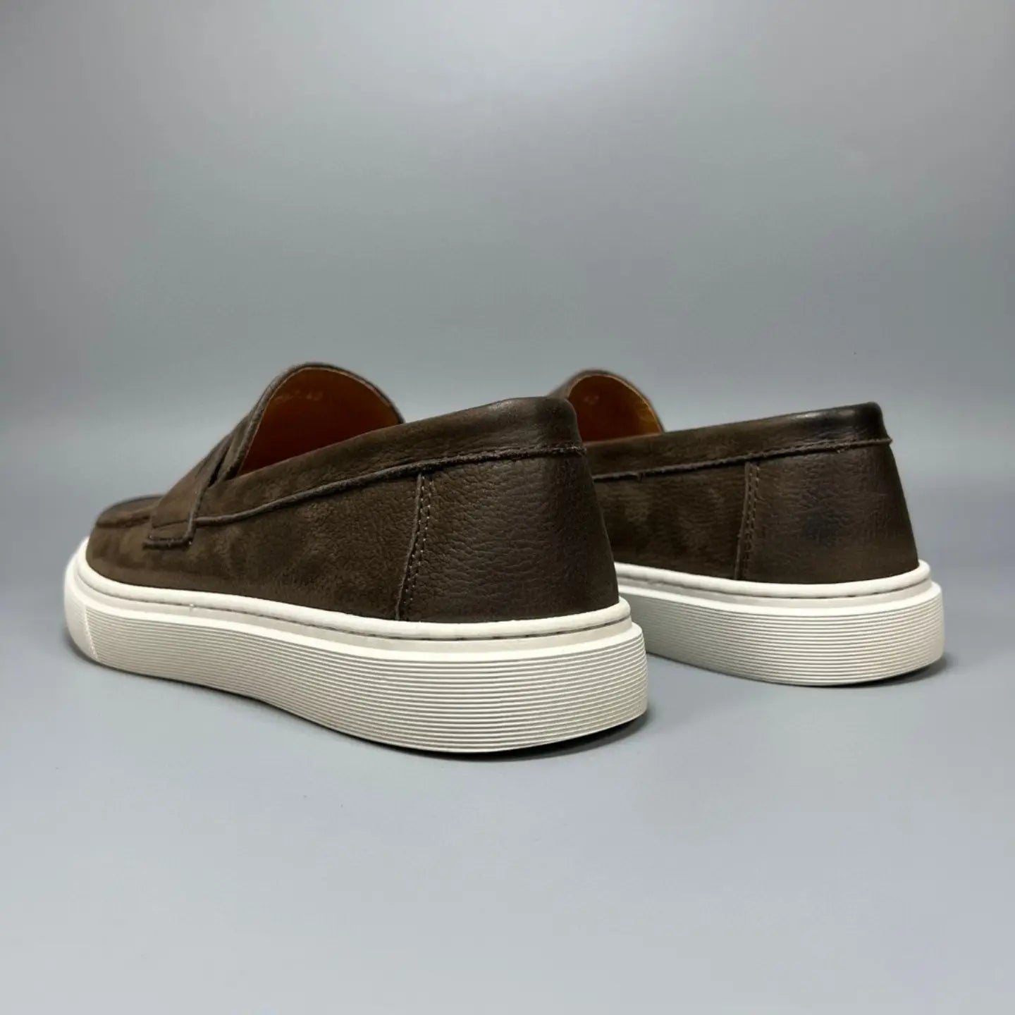 Casual Men’s Genuine Retro Soft Bottom Calf Leather Shoes_Loafer